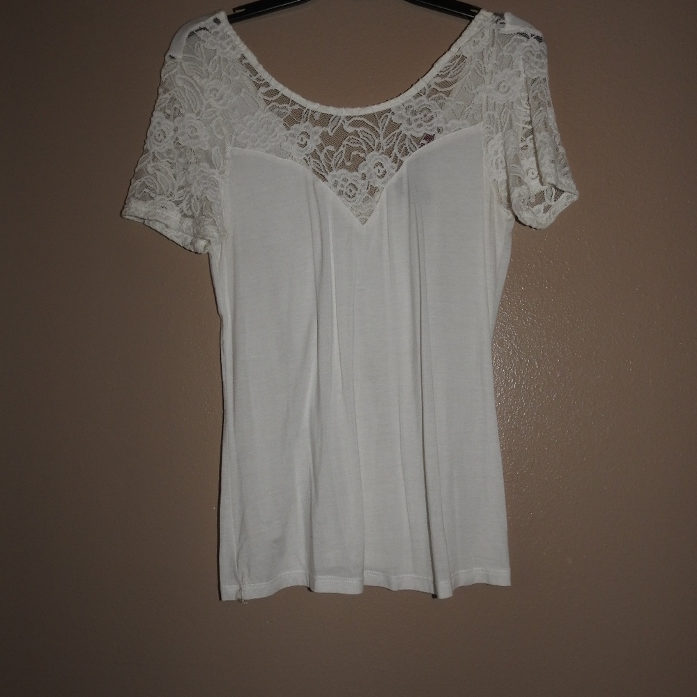 Fitted stretchy shirt